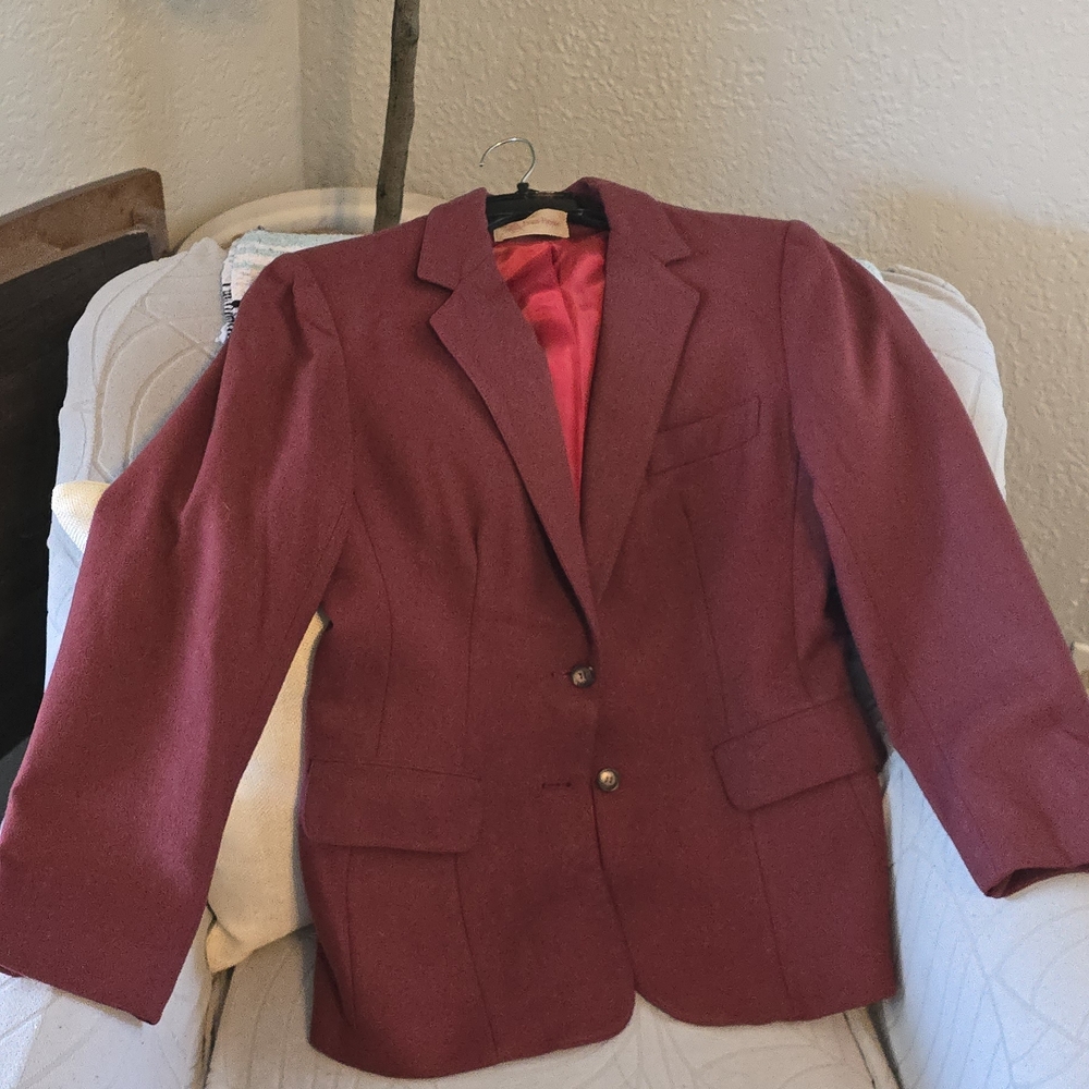 Evan Picone Women's Blazer in Rich Burgundy